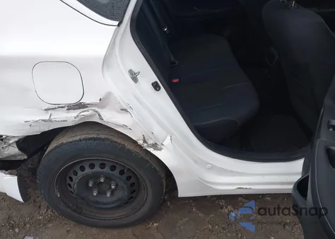 2015 Nissan Sentra S z USA, uszkodzony, nr VIN 3N1AB7AP3FY351022